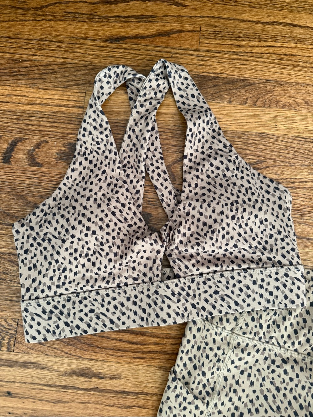 FABLETICS - Luxe High-Waist Legging & Oasis Sports Bra SET Abstract Cheetah 🐆 - Picture 6 of 9